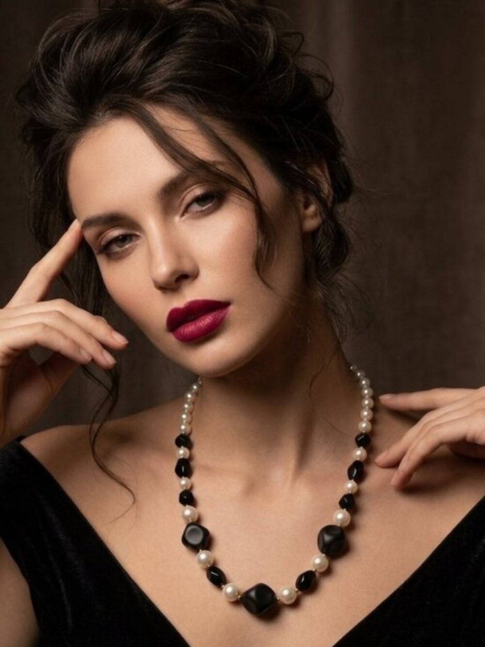 Black Onyx & Pearl Necklace - Picture 6 of 6